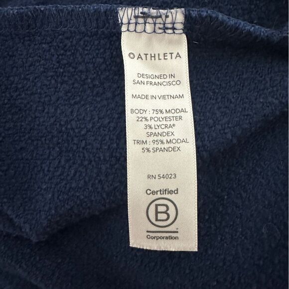 Athleta blue sweatshirt with thumb holes size L  - Picture 6 of 6